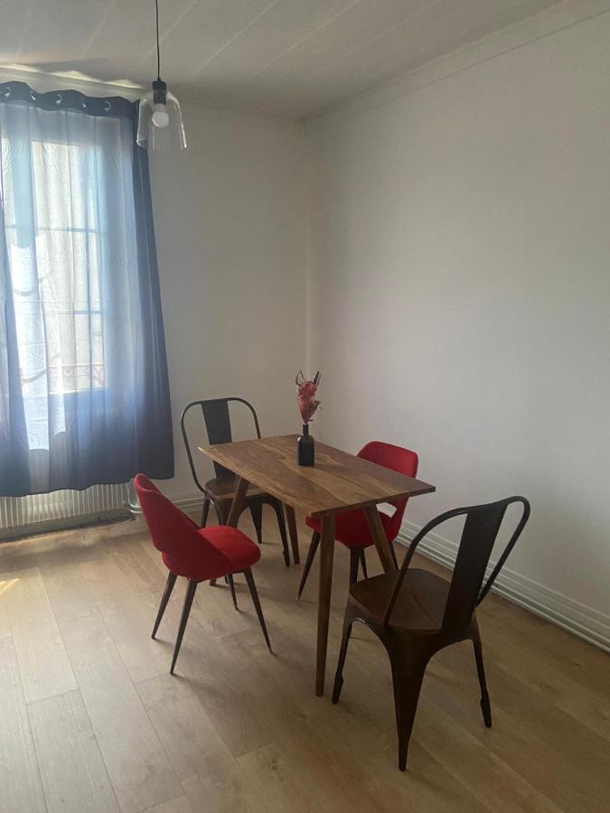 Le Billeron Apartment Saint-Amand-Mont-Rond Екстериор снимка